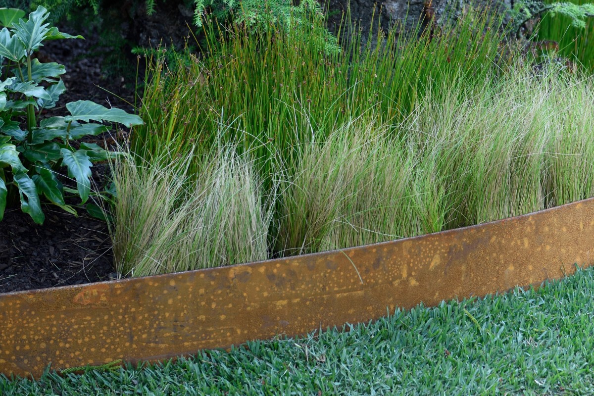 Steel Edging for Seamless Garden Transitions